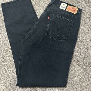 33X32 Levi’s 501 original, black distresed denim
